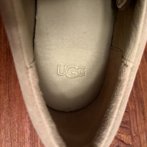 UGG sneakers 8.5 womens - Picture 6 of 9
